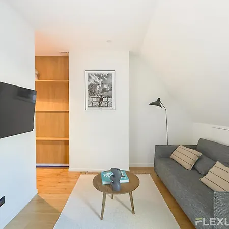 Appartamento Charming In The Heart Of 8th *