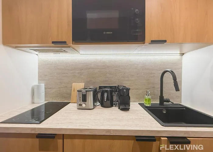 Charming In The Heart Of 8th Apartment