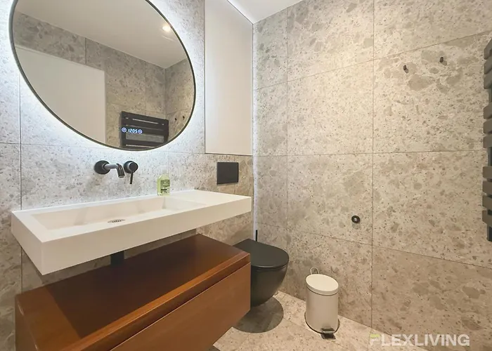 Apartment Charming In The Heart Of 8th Paris